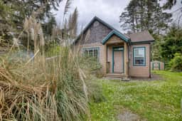 Cozy Cabin - Image 5