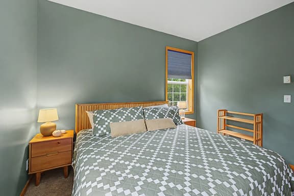 Cozy Cabin - Image 1